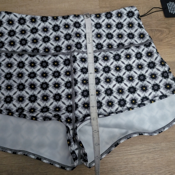 Savage x Fenty NWT Mod High Waist Hot Short - Picture 12 of 13